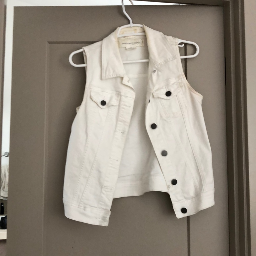 Treasure & Bond Denim Sleeveless Jean Jacket